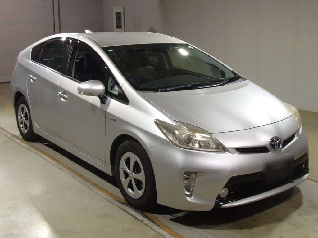 2013 Toyota Prius ZVW30[2]