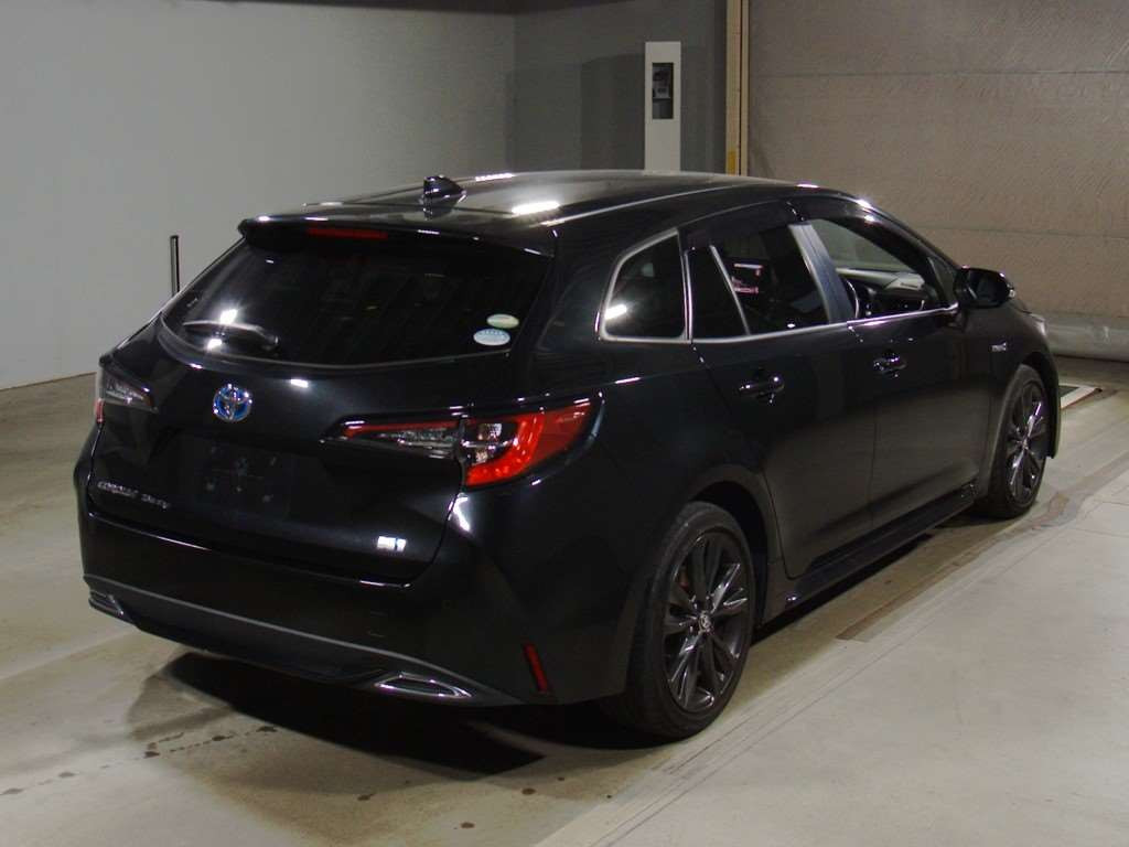 2020 Toyota Corolla Touring Wagon ZWE211W[1]