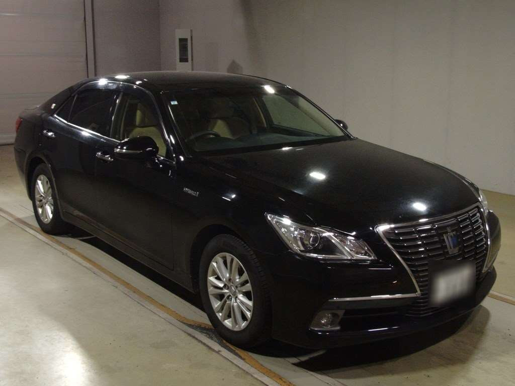 2015 Toyota Crown Hybrid AWS210[2]