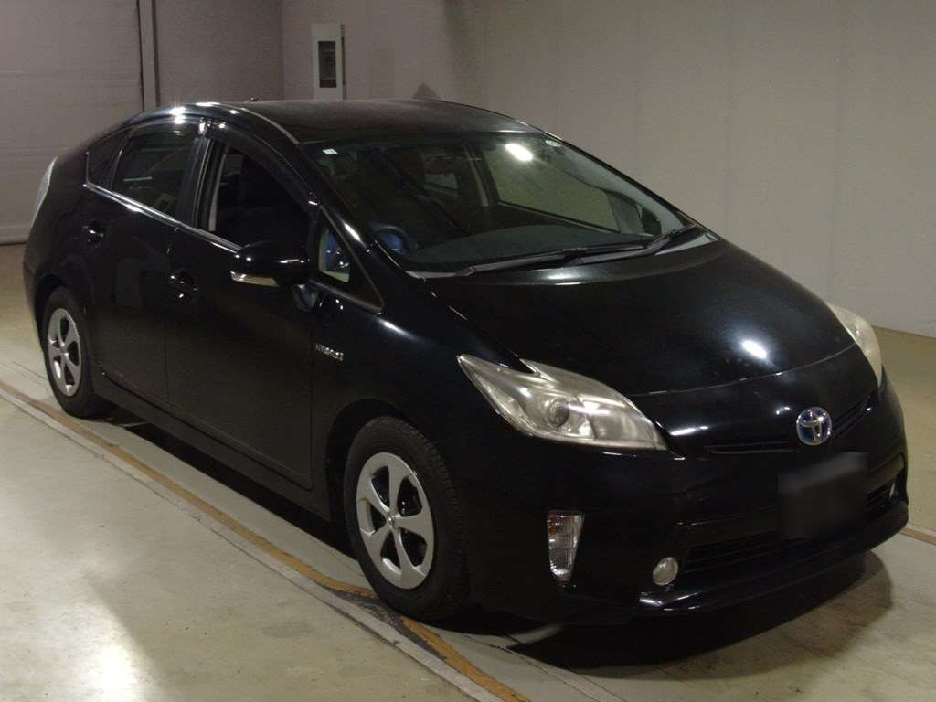 2012 Toyota Prius ZVW30[2]