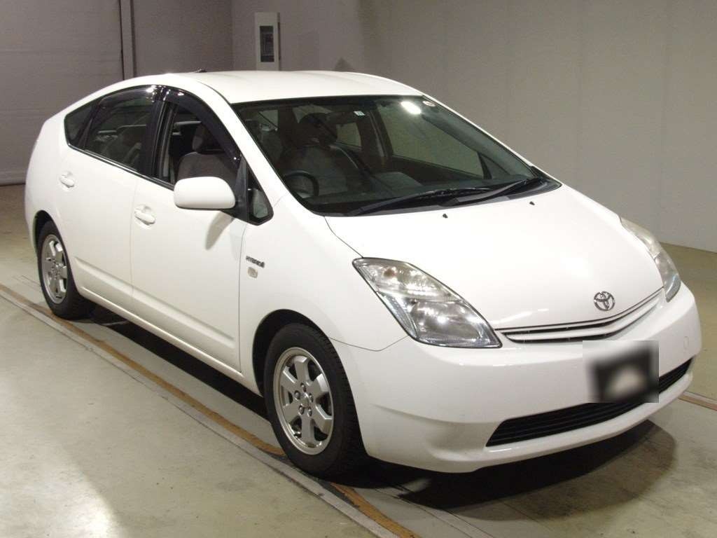 2011 Toyota Prius NHW20[2]