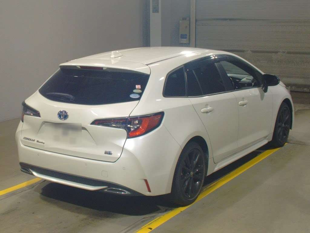 2021 Toyota Corolla Touring Wagon ZWE211W[1]