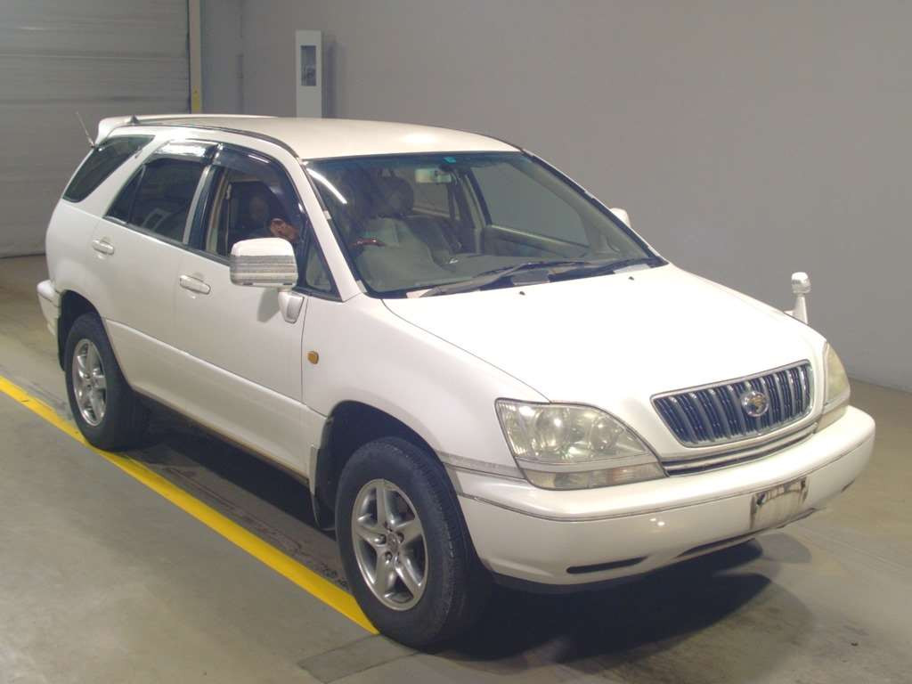 2001 Toyota Harrier ACU10W[2]