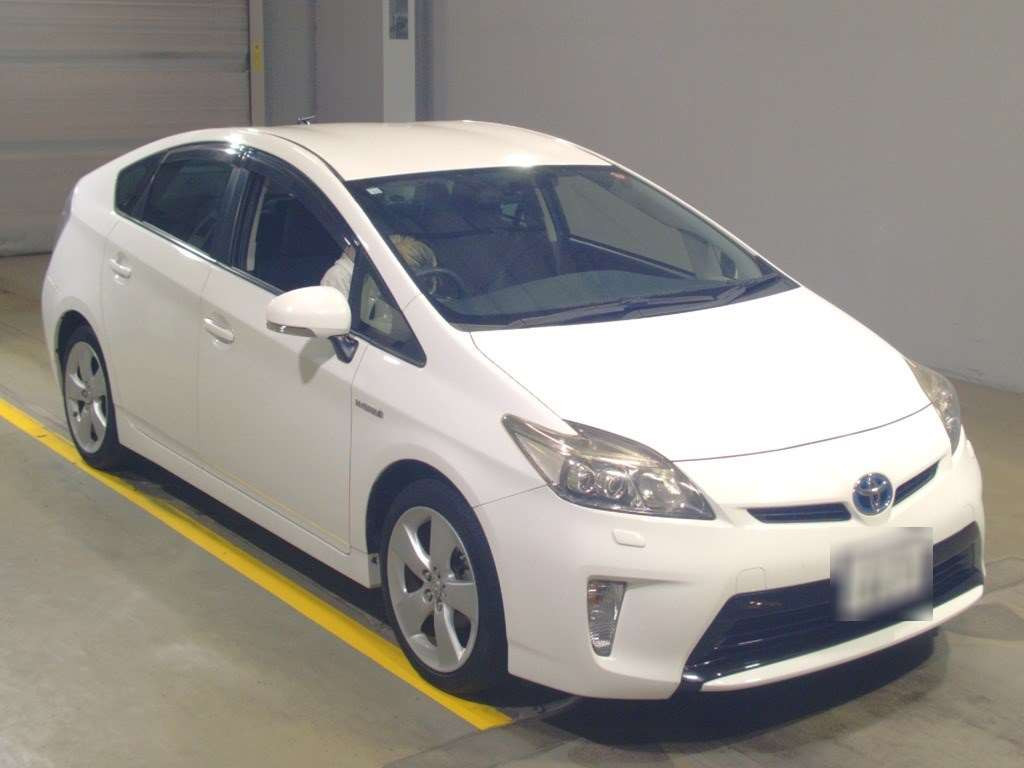 2014 Toyota Prius ZVW30[2]