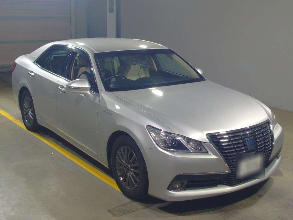 2013 Toyota Crown Hybrid AWS210[2]