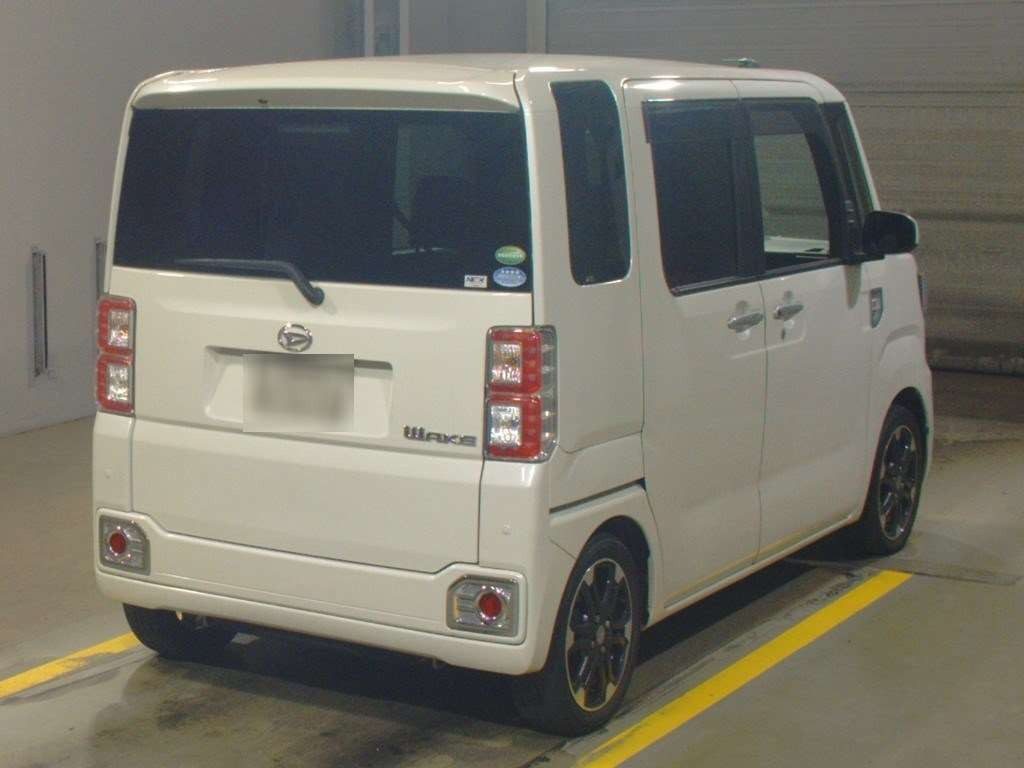 2017 Daihatsu Wake LA700S[1]