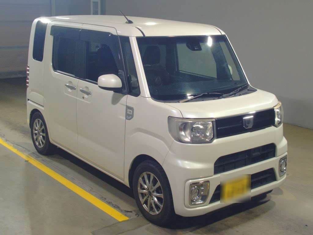 2017 Daihatsu Wake LA700S[2]