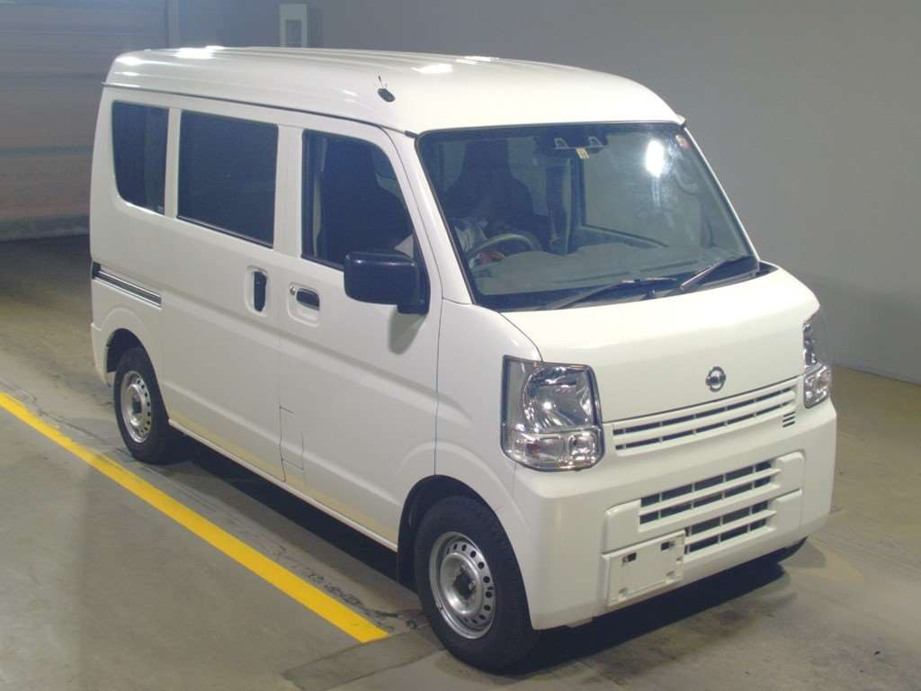 2022 Nissan NV100 Clipper DR17V[2]