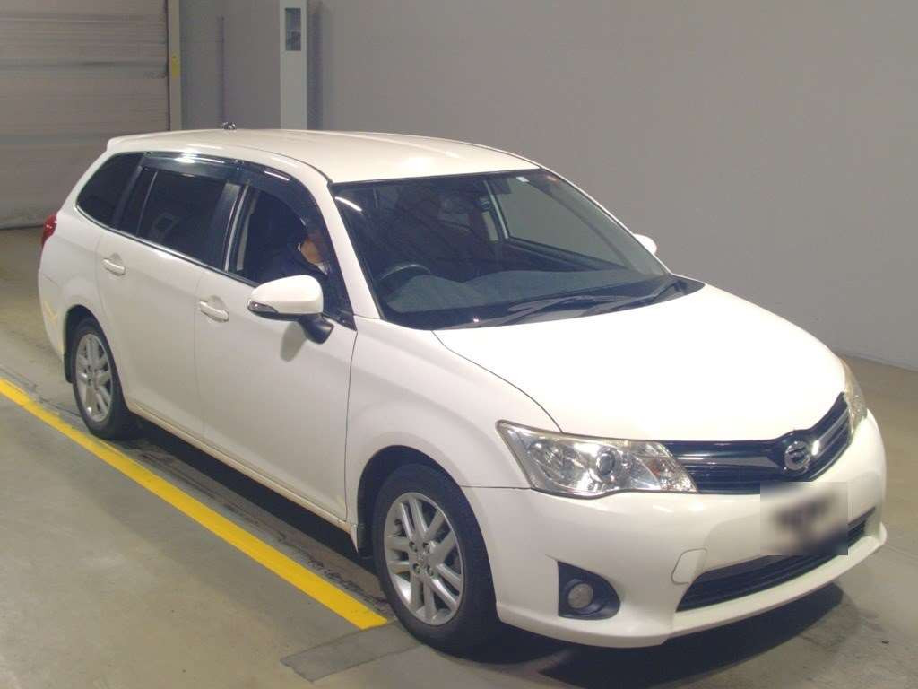 2014 Toyota Corolla Fielder NZE161G[2]