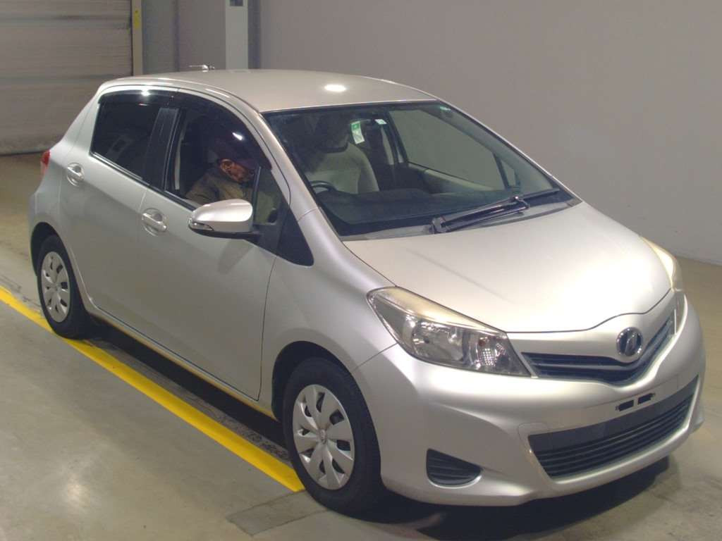 2012 Toyota Vitz KSP130[2]