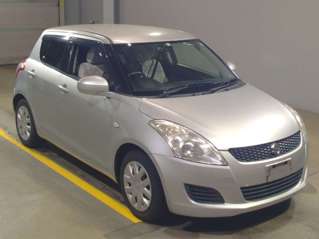 2013 Suzuki Swift ZC72S[2]