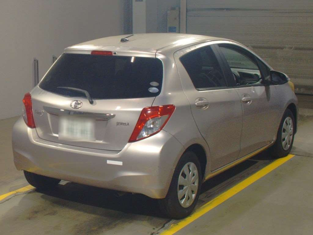 2011 Toyota Vitz NSP130[1]