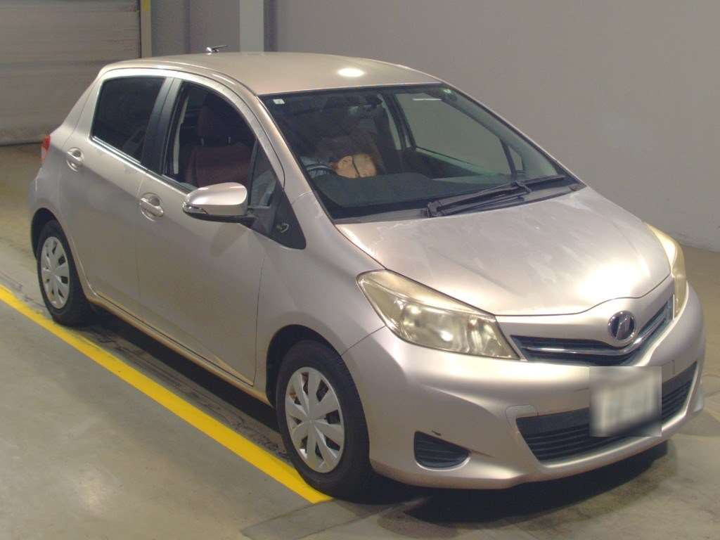 2011 Toyota Vitz NSP130[2]