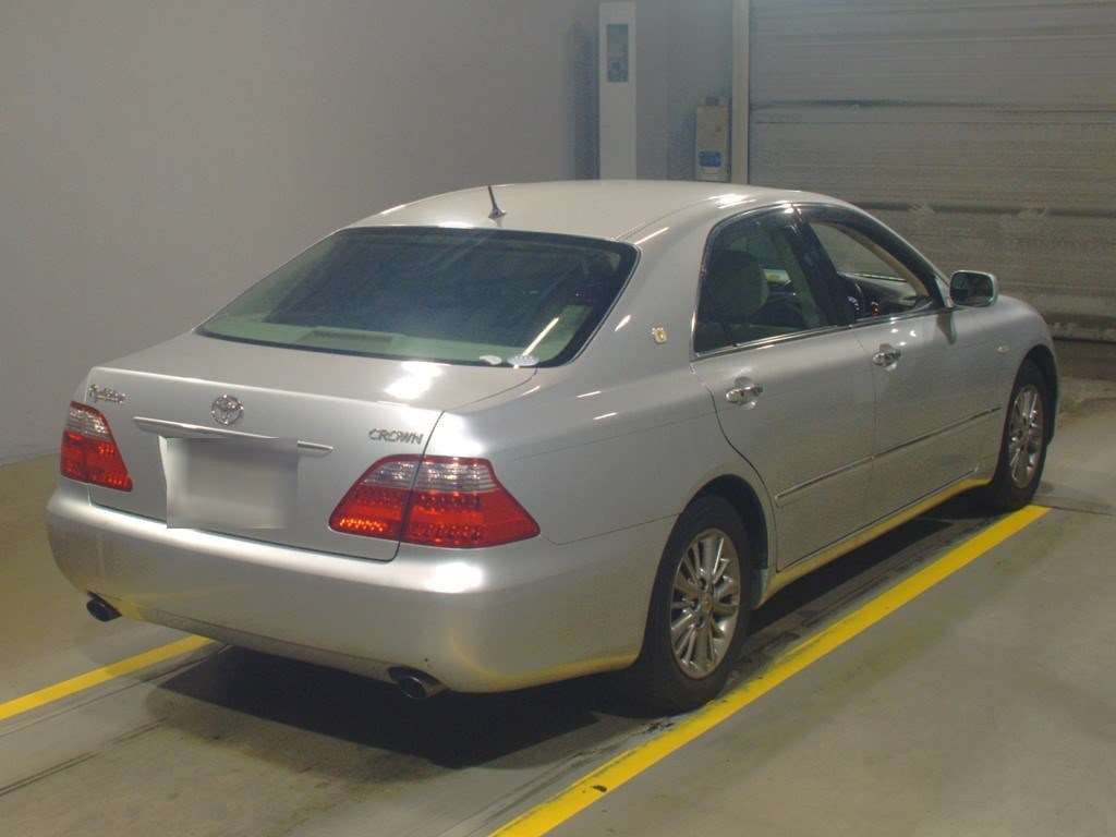 2006 Toyota Crown GRS180[1]