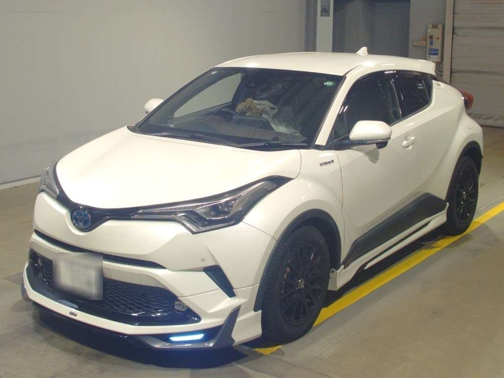 2018 Toyota C-HR ZYX10[0]