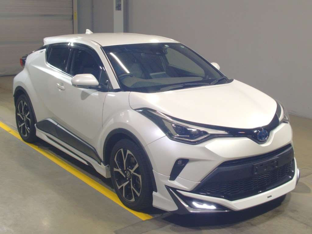 2022 Toyota C-HR ZYX11[2]