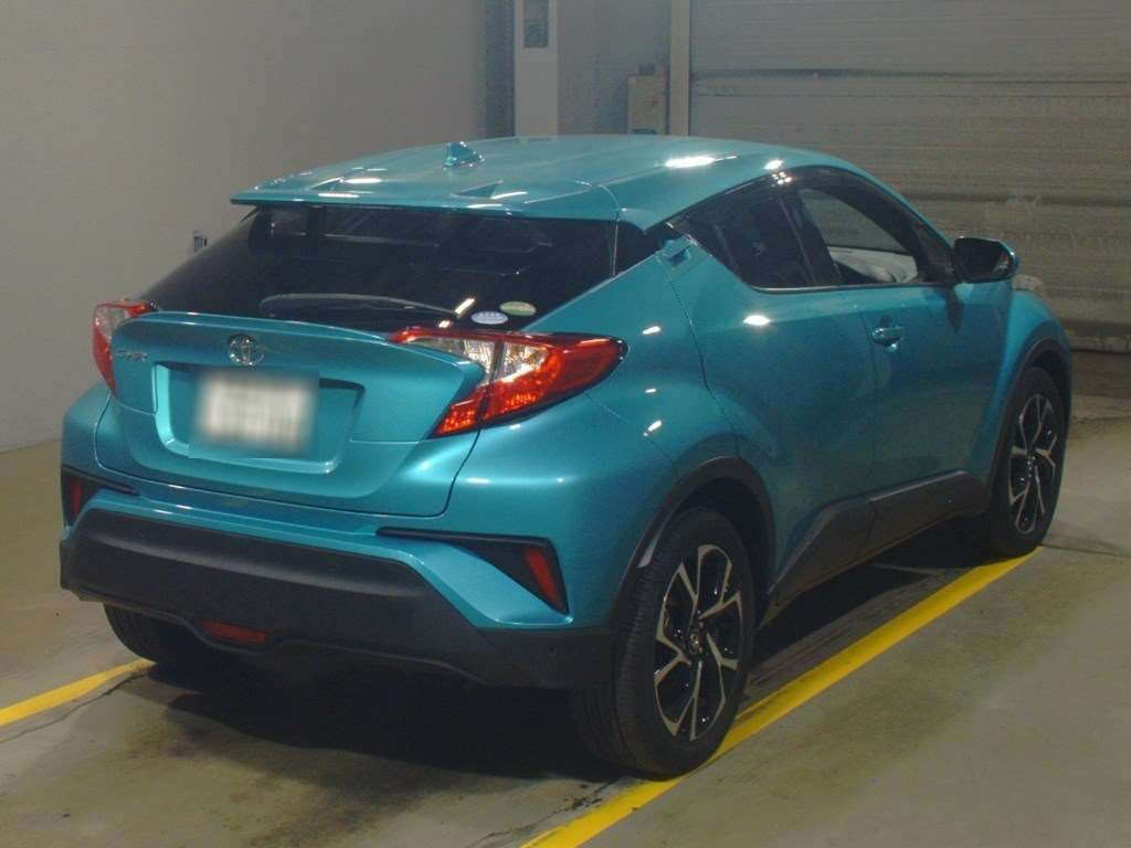 2017 Toyota C-HR NGX50[1]