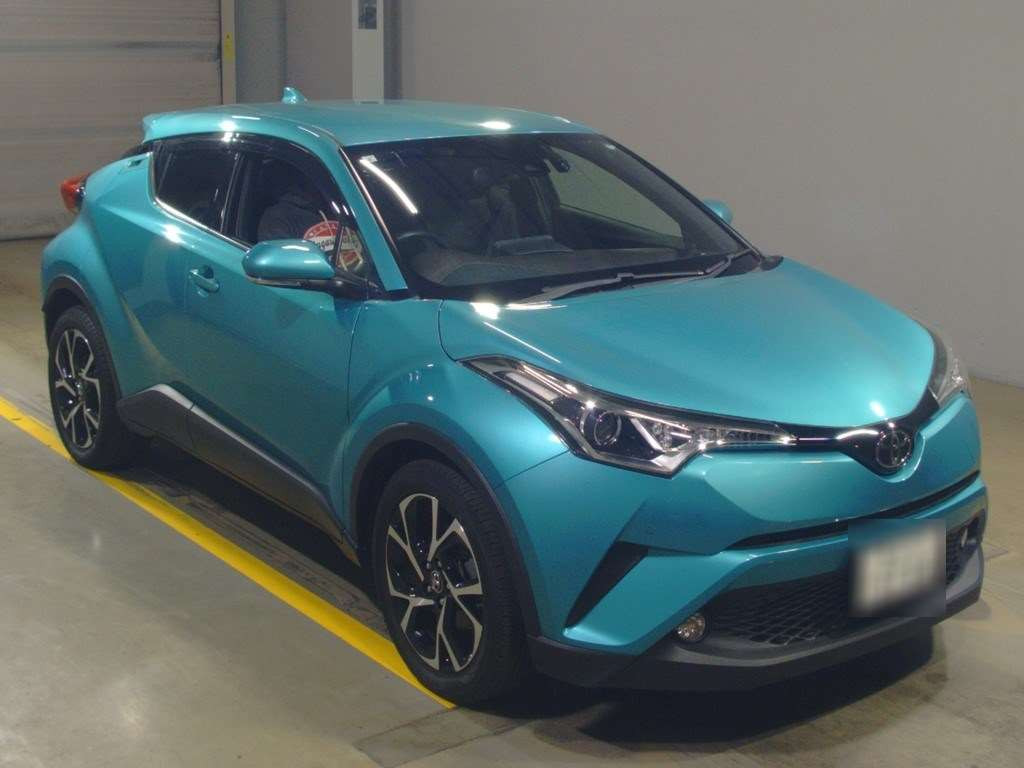 2017 Toyota C-HR NGX50[2]