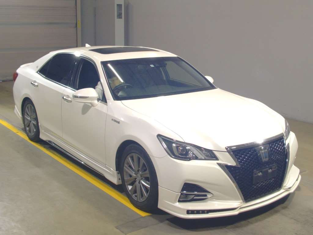 2017 Toyota Crown Hybrid AWS210[2]