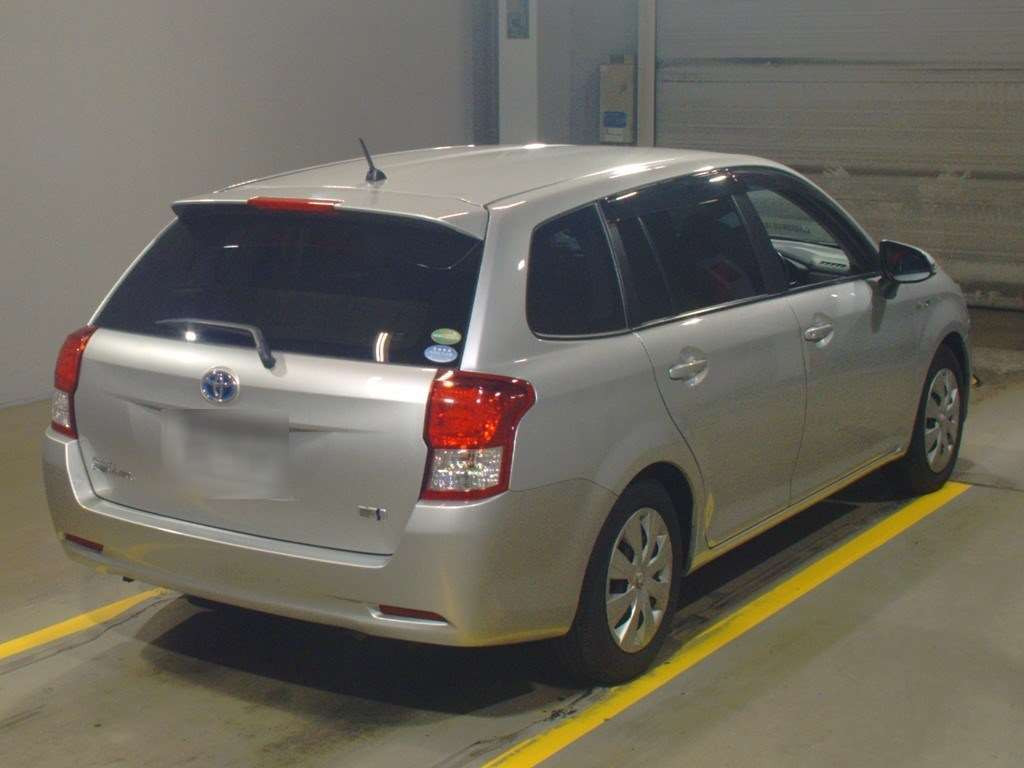 2014 Toyota Corolla Fielder NKE165G[1]