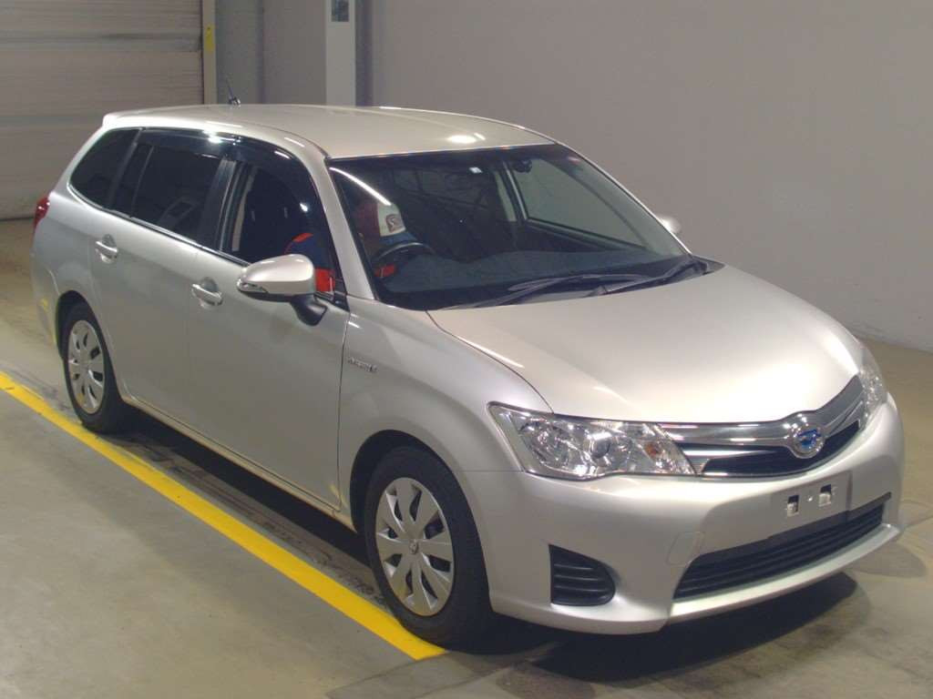 2014 Toyota Corolla Fielder NKE165G[2]