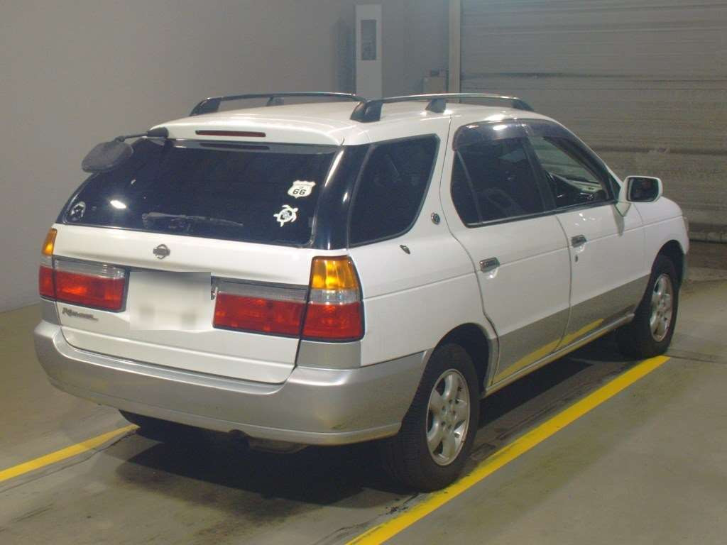 1998 Nissan Rnessa N30[1]