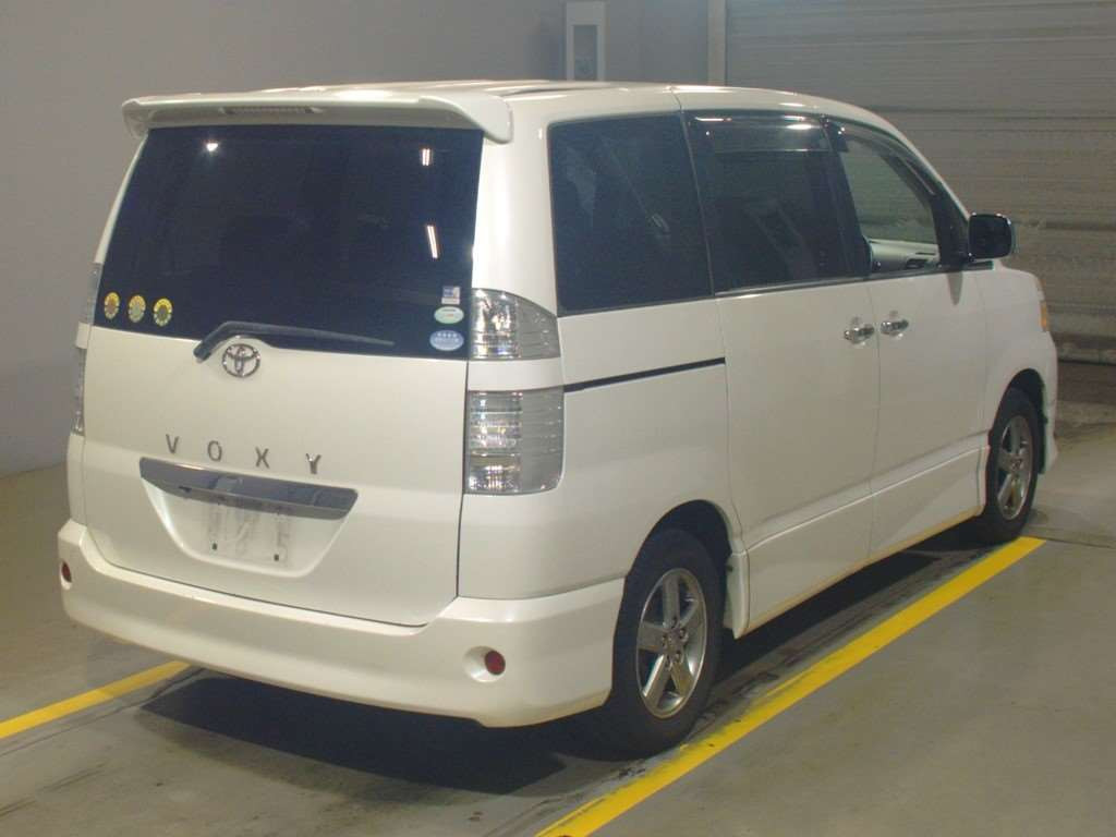 2006 Toyota Voxy AZR60G[1]