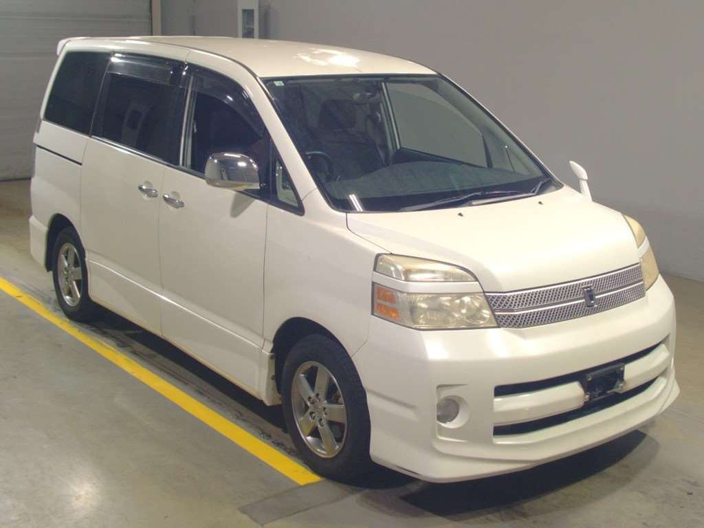 2006 Toyota Voxy AZR60G[2]