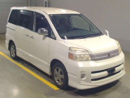 2006 Toyota Voxy