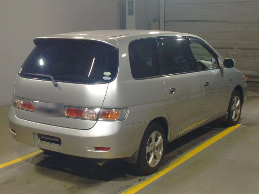 2004 Toyota Gaia ACM10G[1]