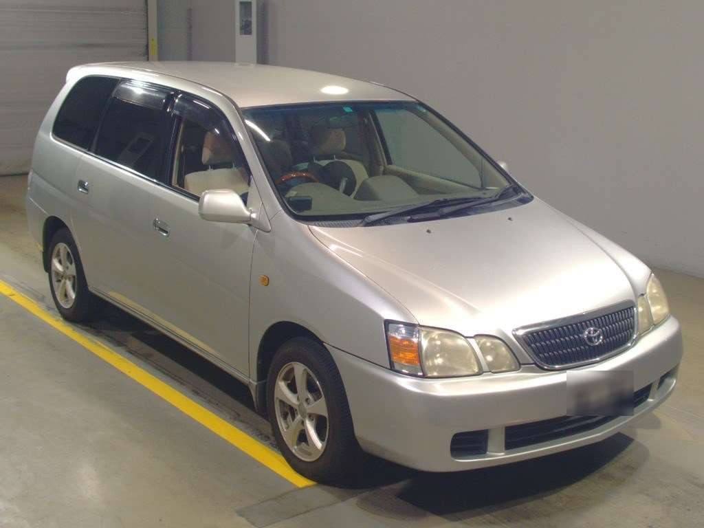 2004 Toyota Gaia ACM10G[2]