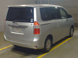 2009 Toyota Noah