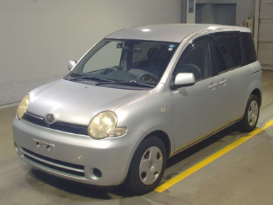 2005 Toyota Sienta