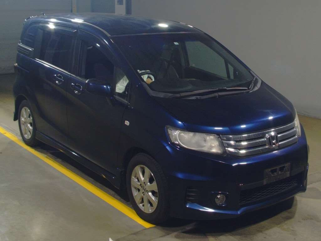 2011 Honda Freed Spike GB3[2]