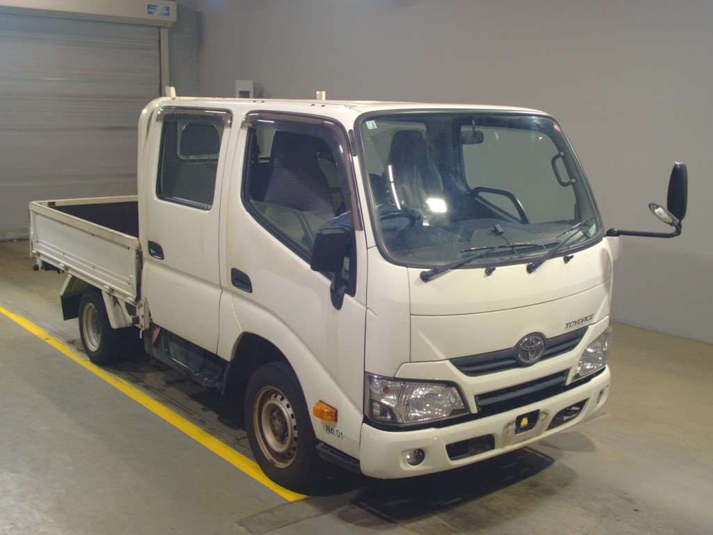 2017 Toyota Toyoace Truck TRY230[2]