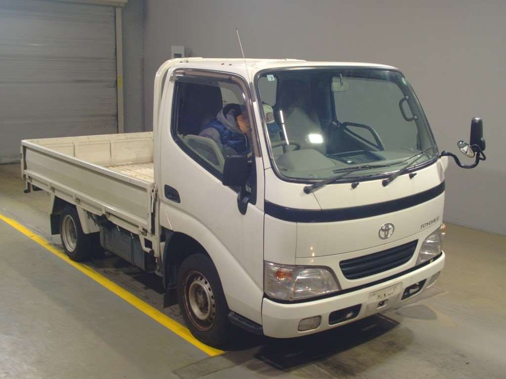 2004 Toyota Toyoace Truck TRY220[2]