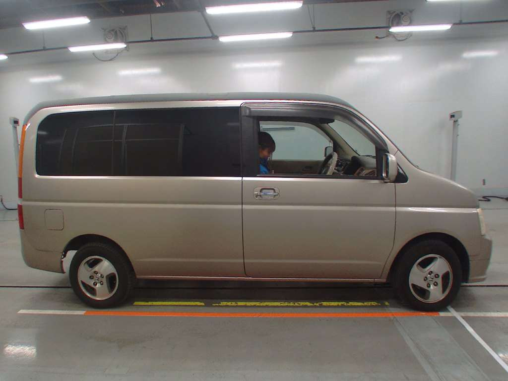 2001 Honda Step WGN RF3[2]