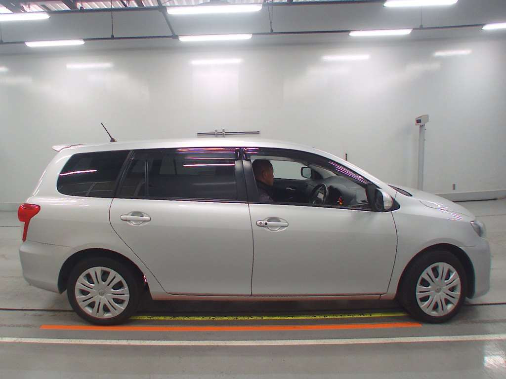 2009 Toyota Corolla Fielder ZRE142G[2]