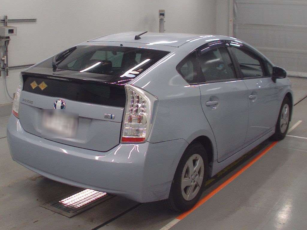 2010 Toyota Prius ZVW30[1]