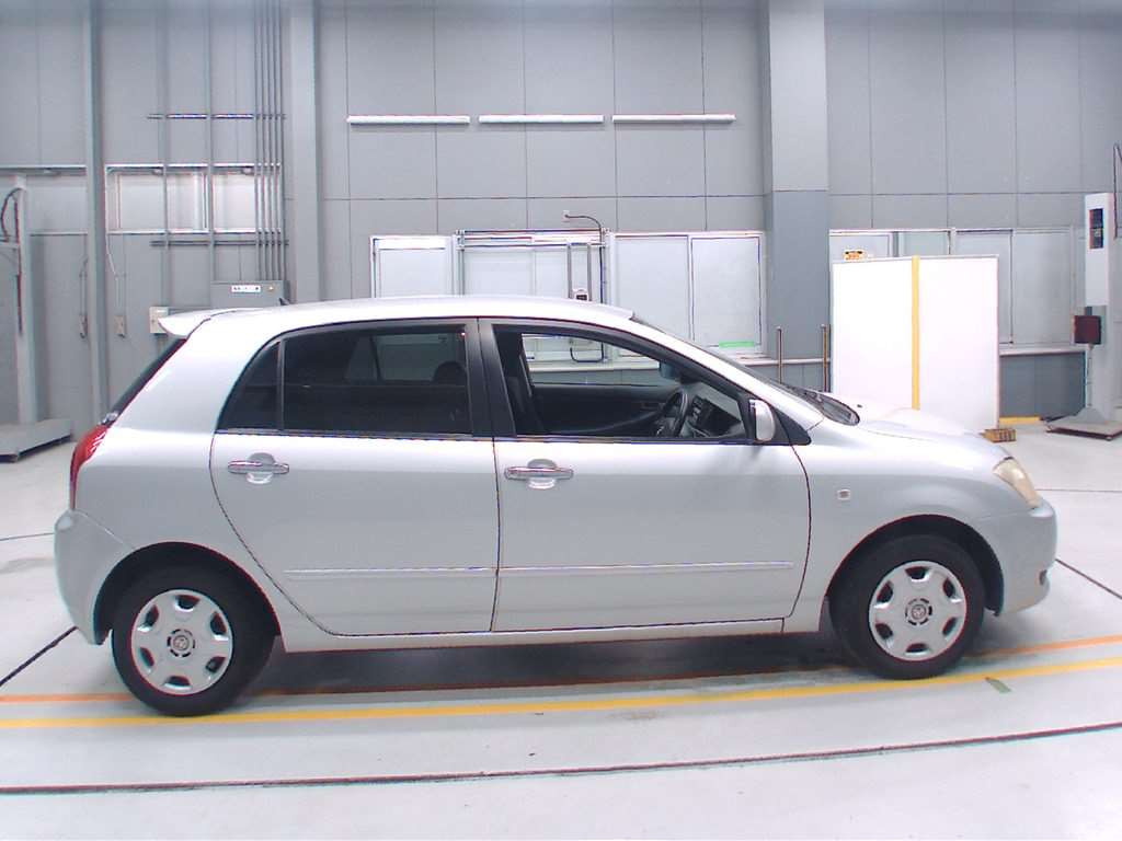 2003 Toyota Allex NZE121[2]