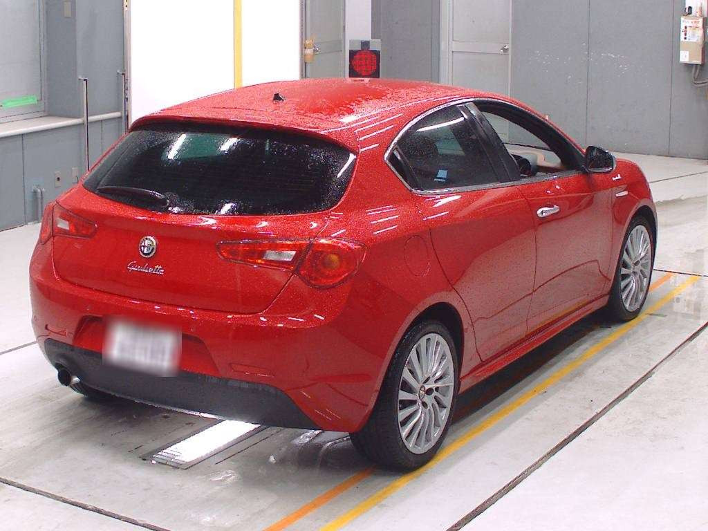 2016 Alfa Romeo Giulietta 940141[1]