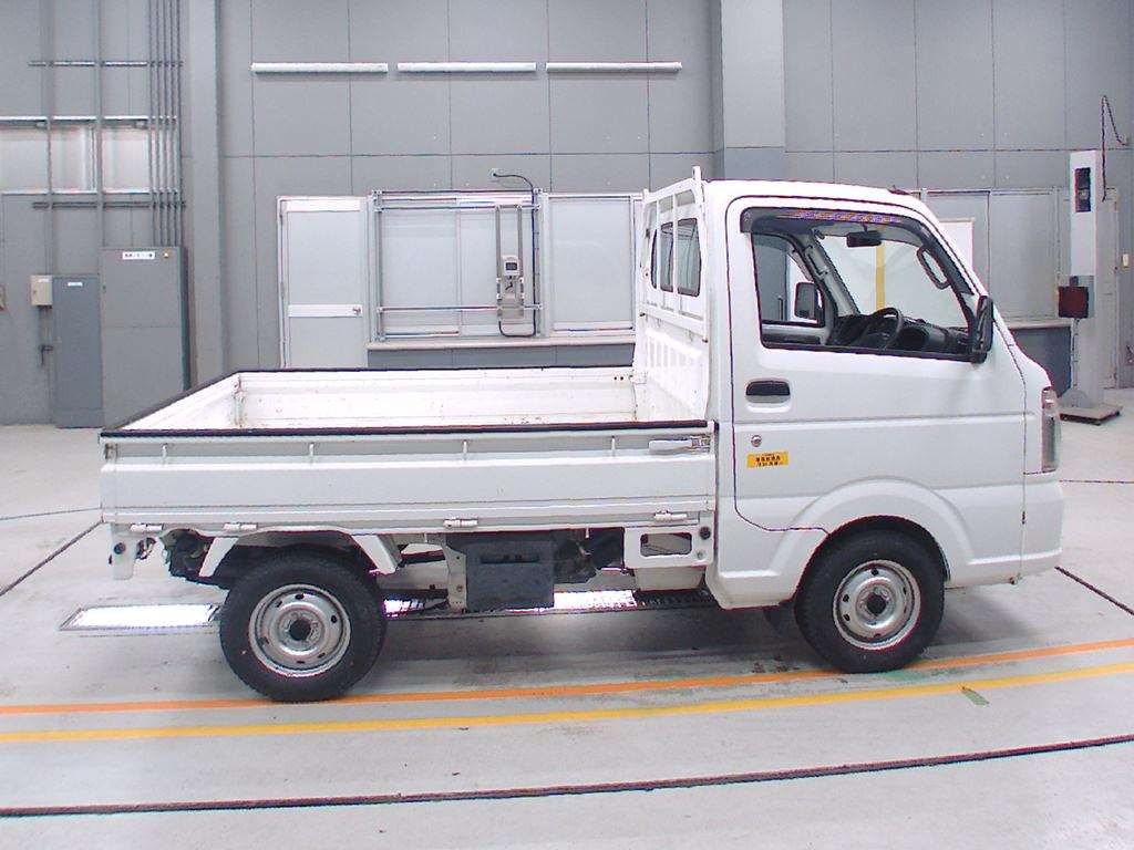 2014 Suzuki Carry Truck DA16T[2]