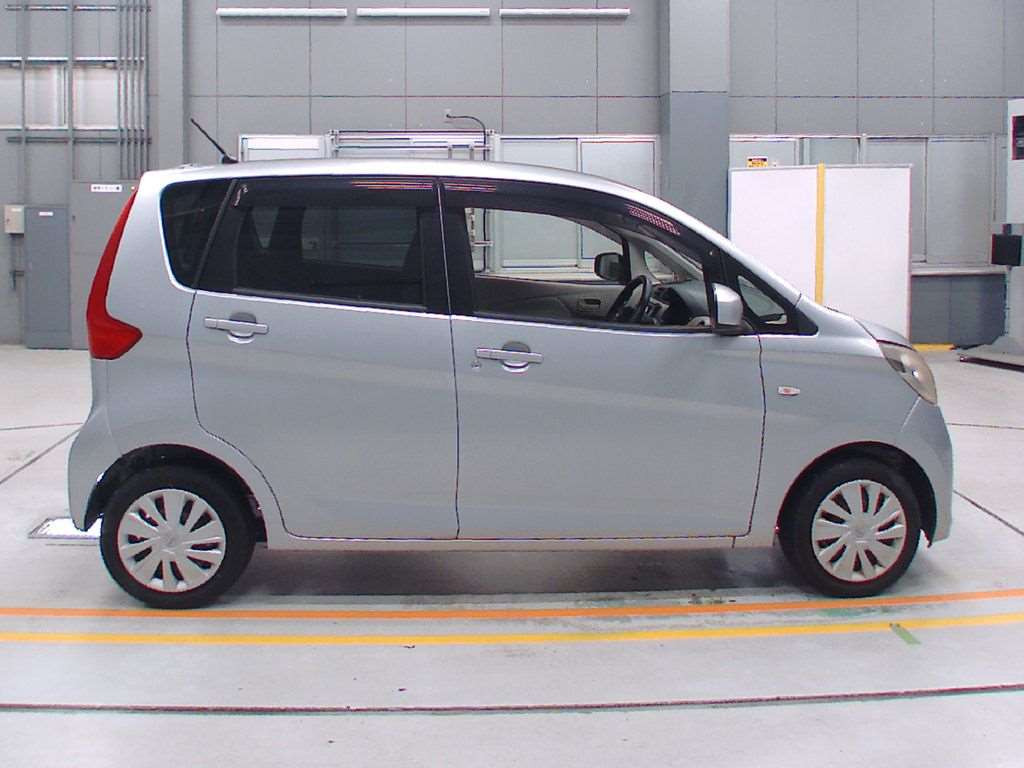 2015 Nissan DAYZ B21W[2]