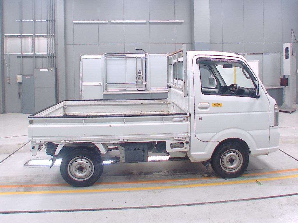 2017 Suzuki Carry Truck DA16T[2]