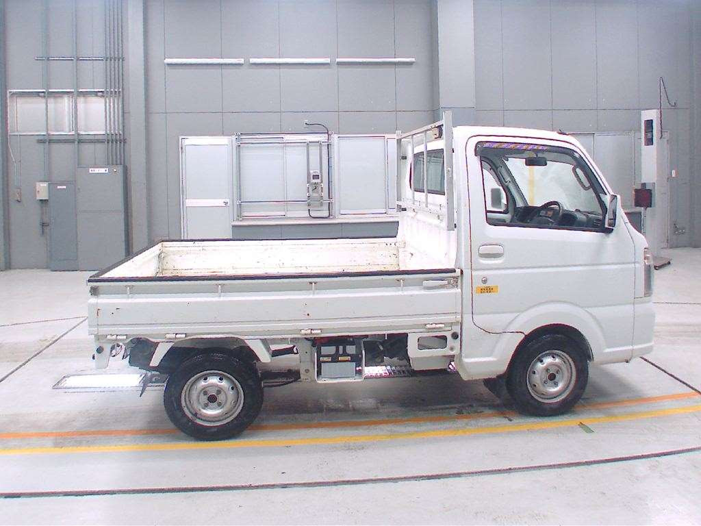 2015 Suzuki Carry Truck DA16T[2]