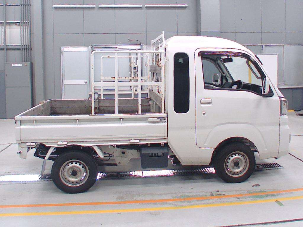 2018 Daihatsu Hijet Truck S500P[2]