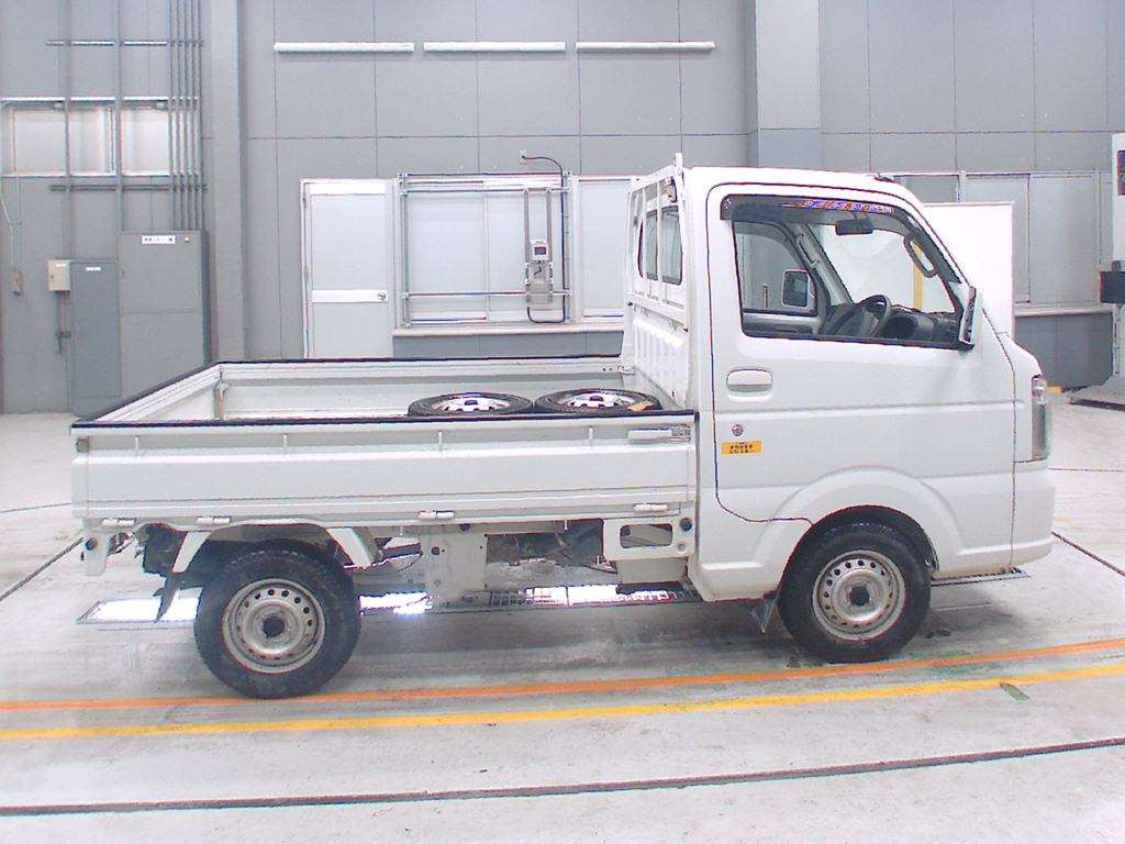 2019 Suzuki Carry Truck DA16T[2]