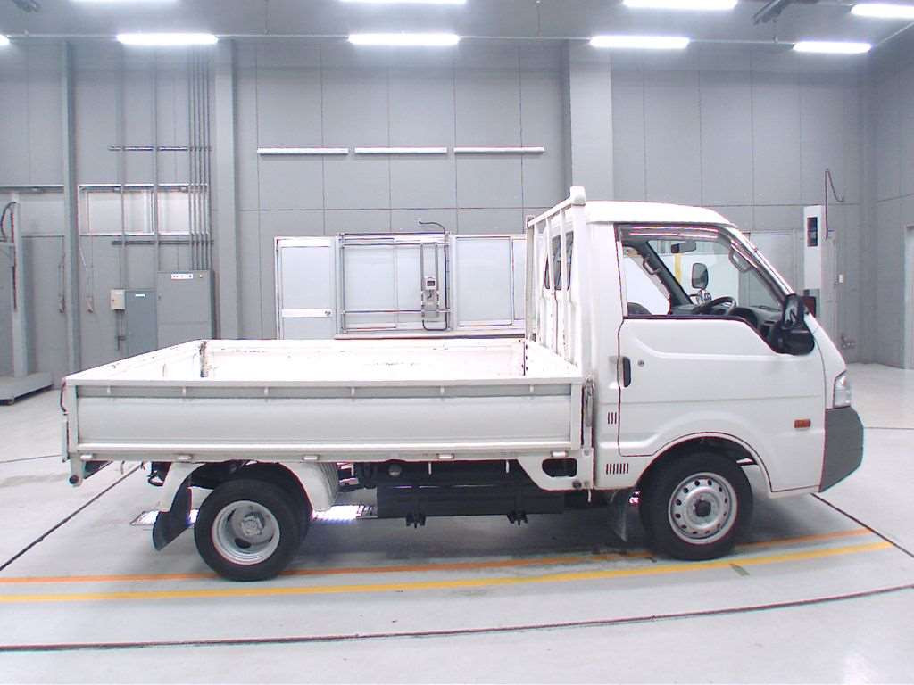 2008 Mazda Bongo Truck SK82T[2]