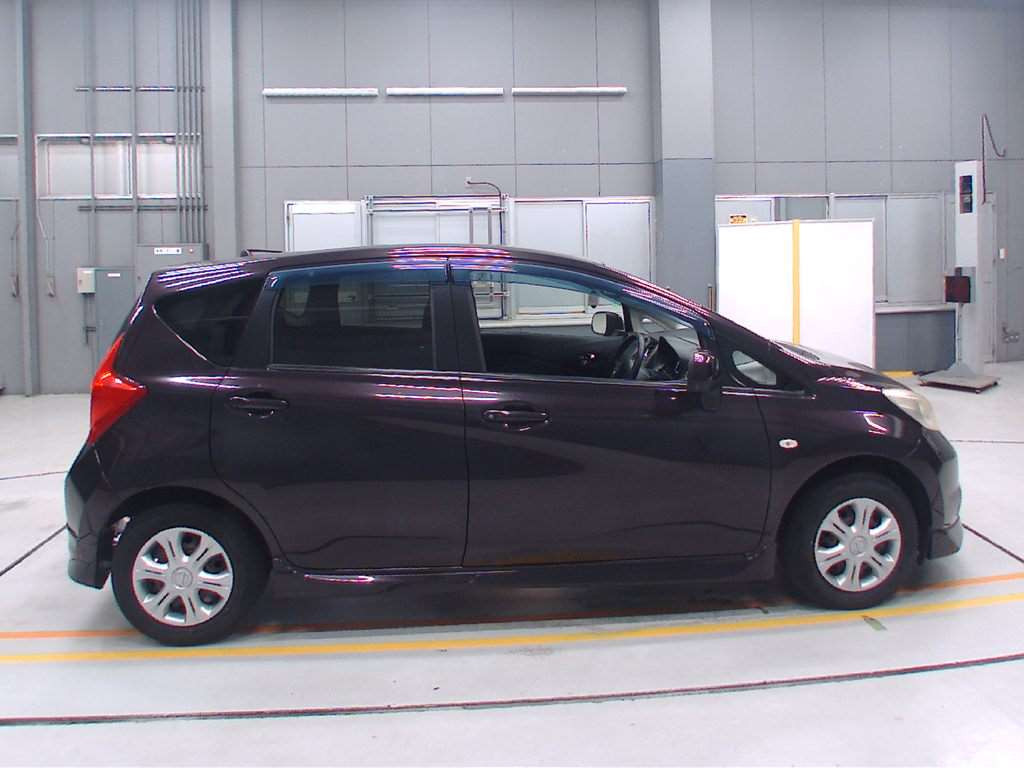 2012 Nissan Note E12[2]