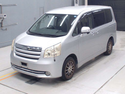 2009 Toyota Noah